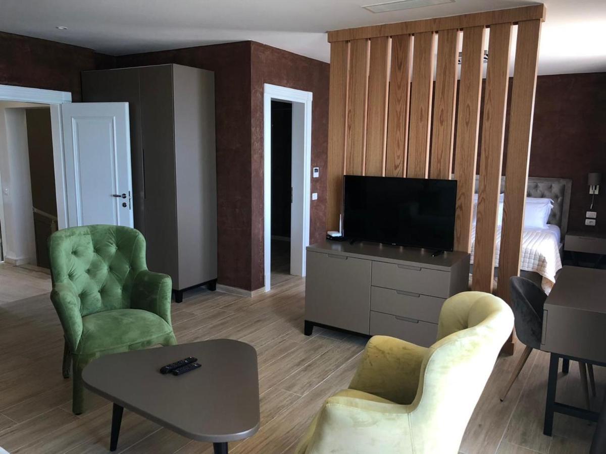 Hotel Maren Durrës Esterno foto