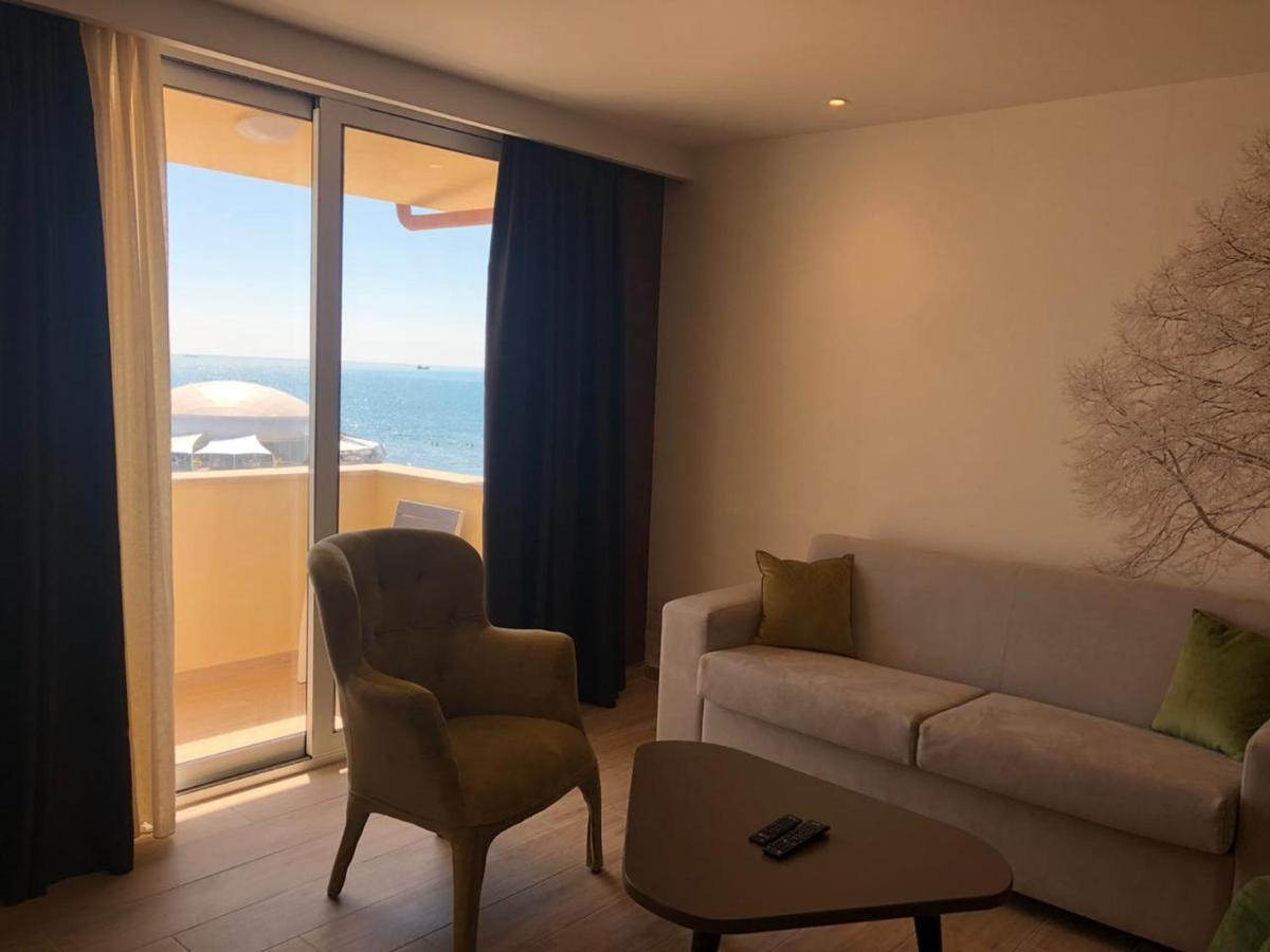 Hotel Maren Durrës Esterno foto