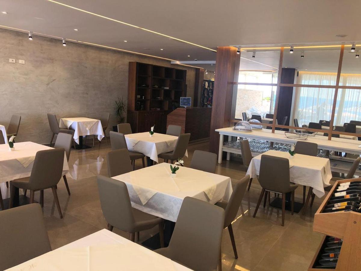 Hotel Maren Durrës Esterno foto