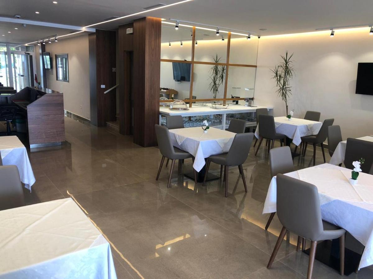 Hotel Maren Durrës Esterno foto